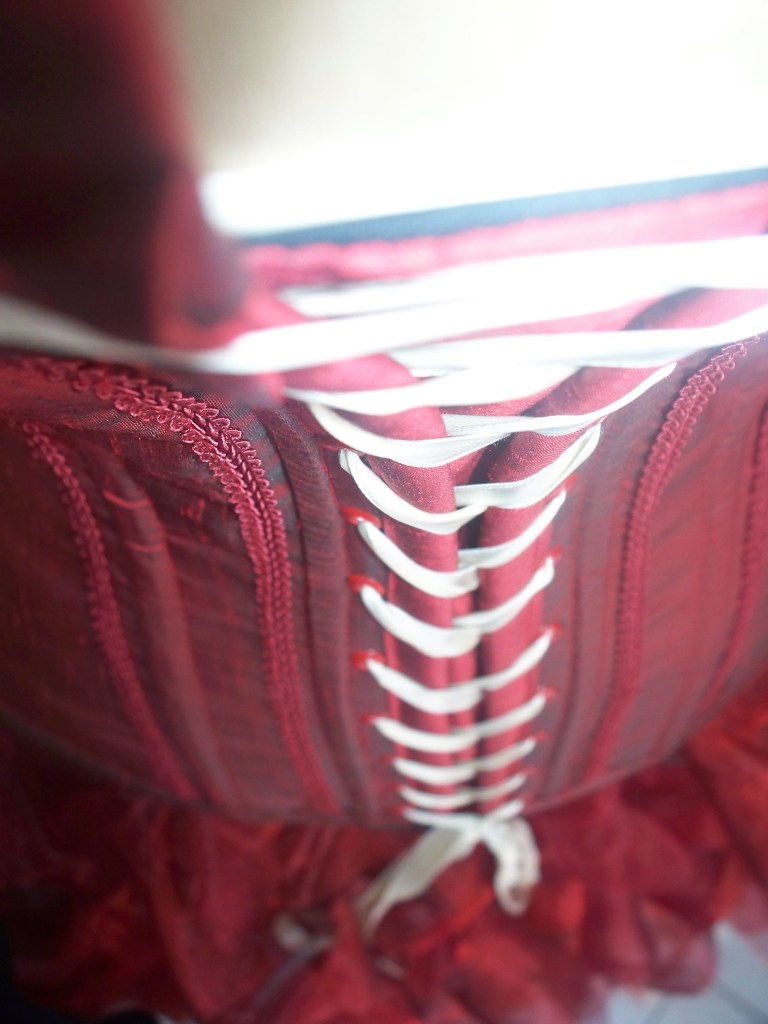 100_1932 laçage corset Lisa